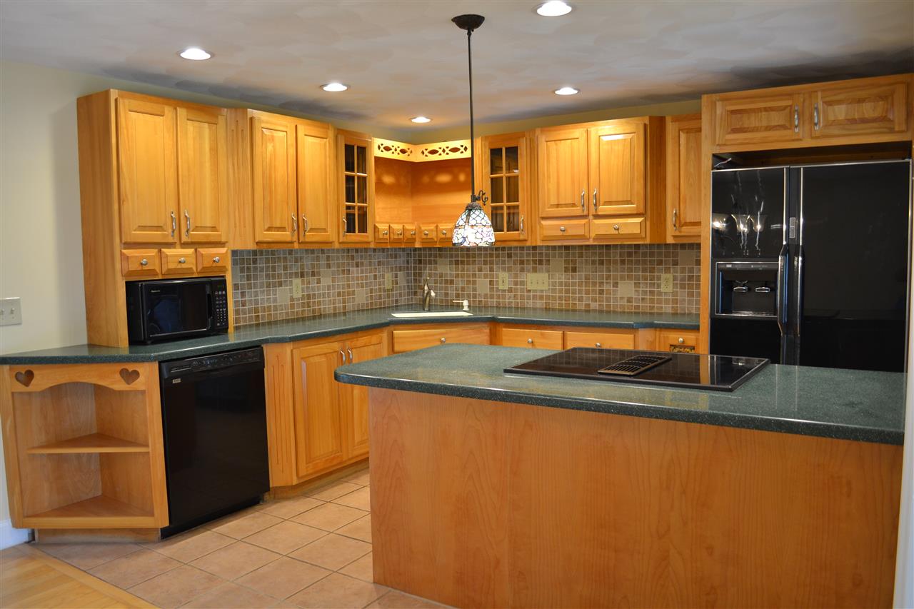 8 Blossom Road Windham, NH 03087 - Photo 5 of 20