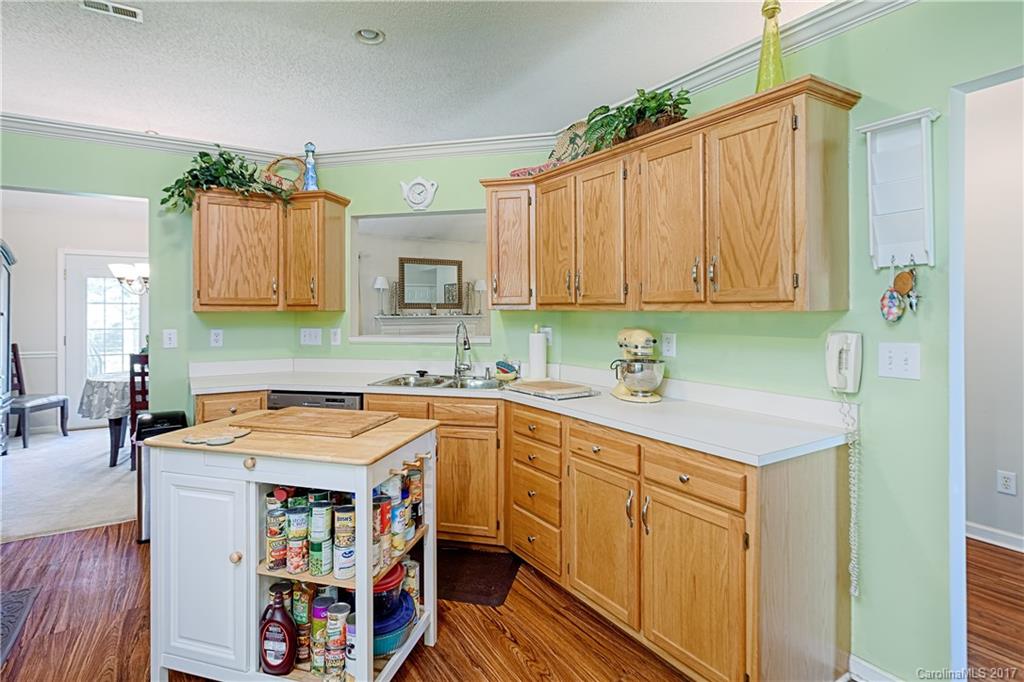 12444 Cardinal Point Road Charlotte, NC 28269 - Photo 5 of 21 Gallery Image 5