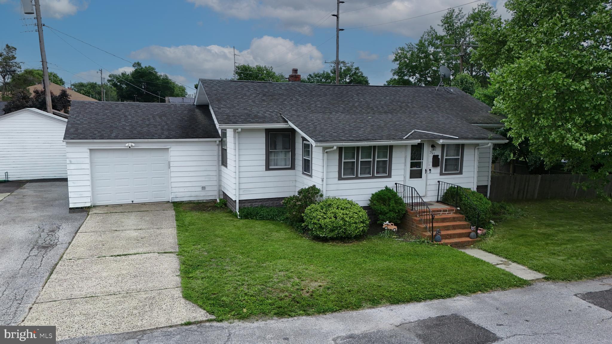 257 G Street Carneys Point, NJ 08069 - Photo 6 of 27