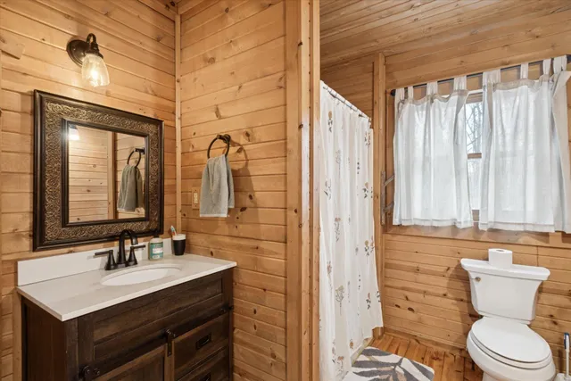 $600,000 | 8484 North Rollin Highway, Addison, MI 49220