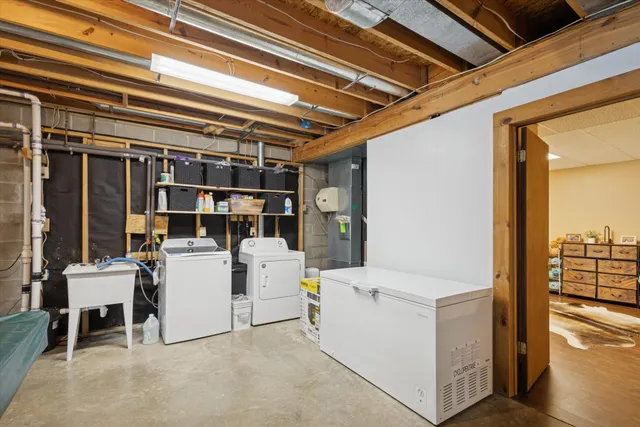 $600,000 | 8484 North Rollin Highway, Addison, MI 49220