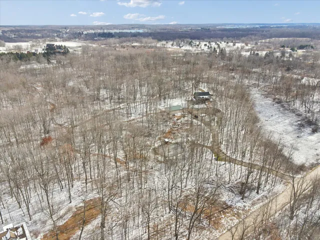 $600,000 | 8484 North Rollin Highway, Addison, MI 49220