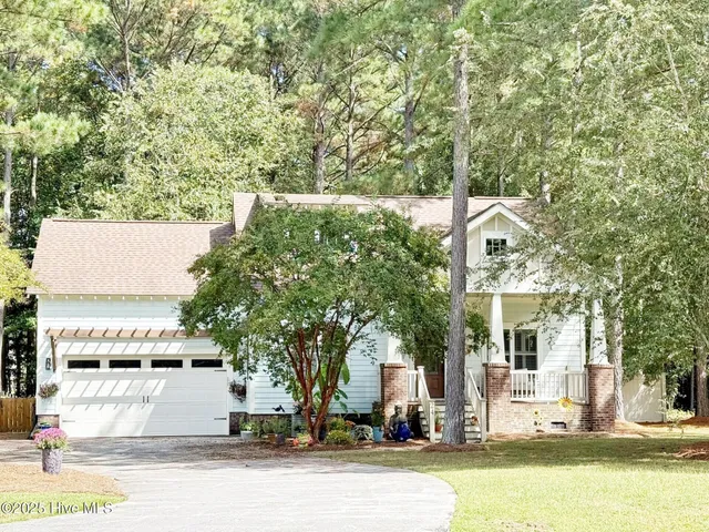 $455,000 | 24 Muscadine Court, Minnesott Beach, NC 28510