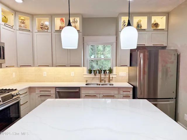 $455,000 | 24 Muscadine Court, Minnesott Beach, NC 28510