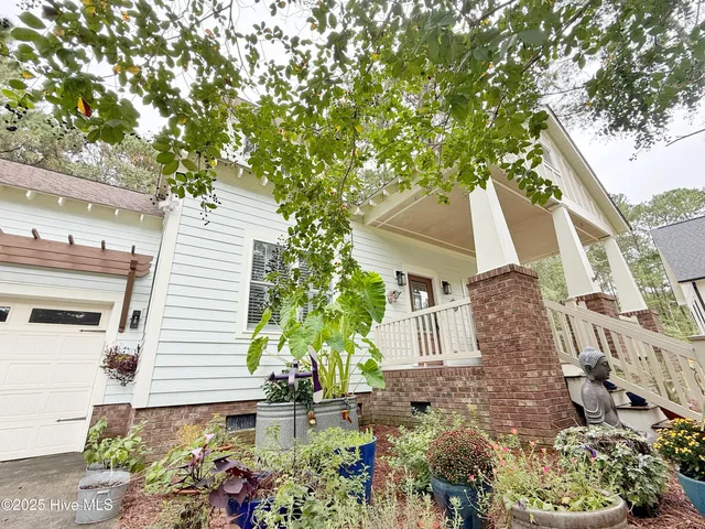 $455,000 | 24 Muscadine Court, Minnesott Beach, NC 28510