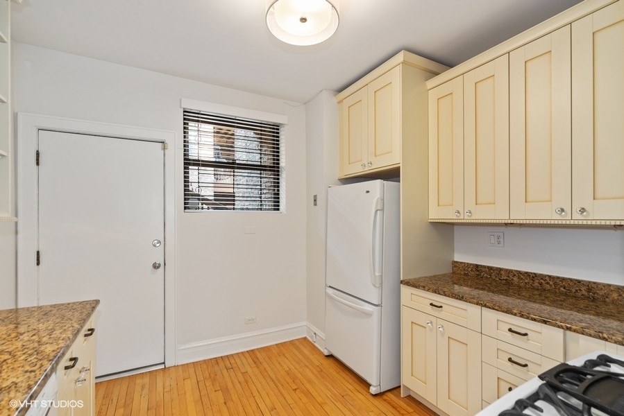 547 West Brompton Avenue, Unit 2S Chicago, IL 60657 - Photo 9 of 15