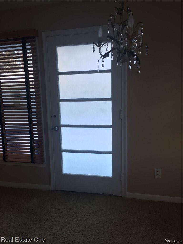 3702 Normandy Road Royal Oak, MI 48073 - Photo 13 of 28 IMG_4872.JPG