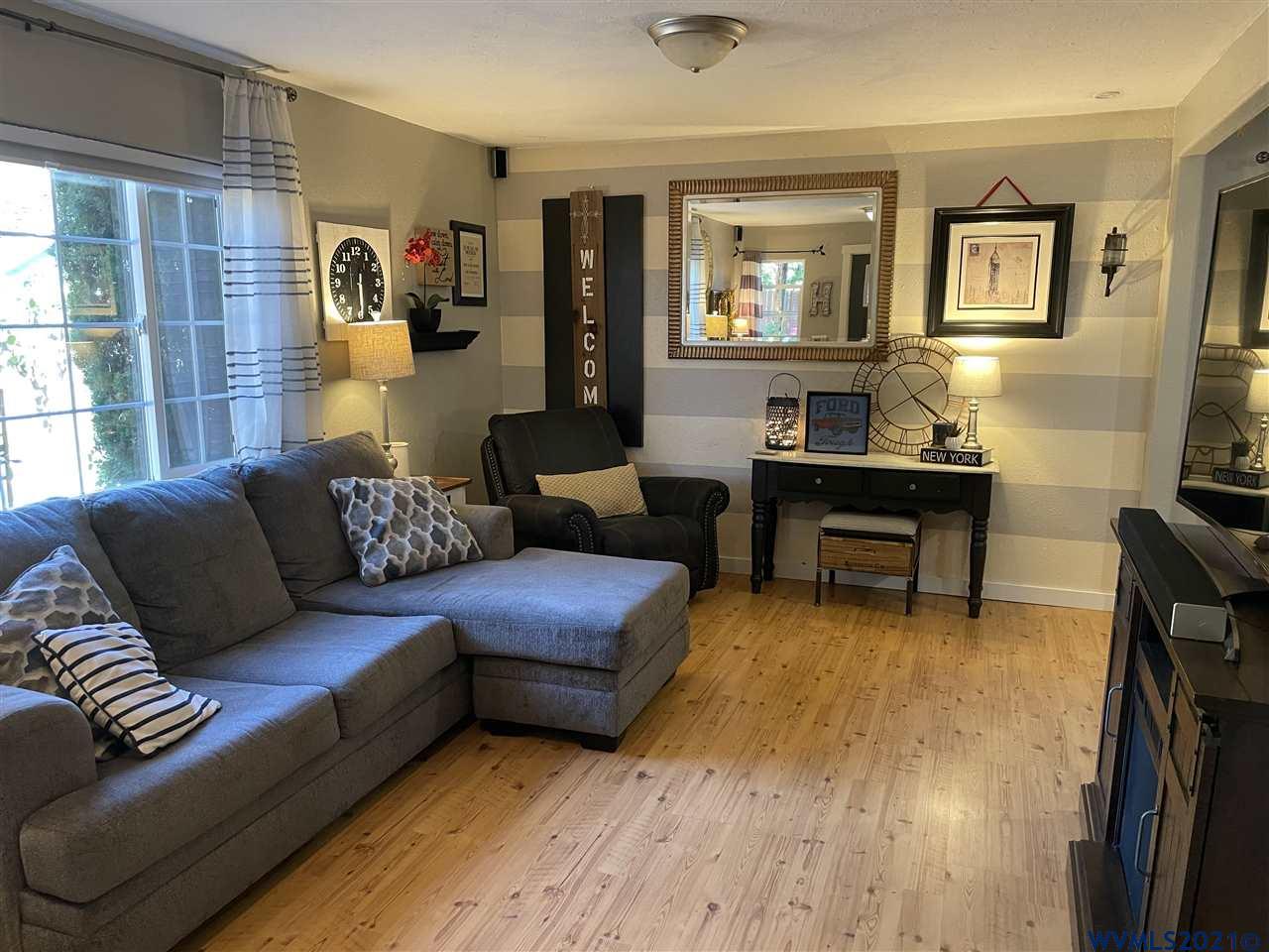 129 Southwest Birch Street Dallas, OR 97338 - Photo 6 of 26 Gallery Image 6