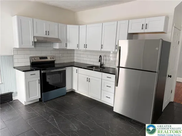 $2,350 | 212 Messinger Street, Bangor, PA 18013