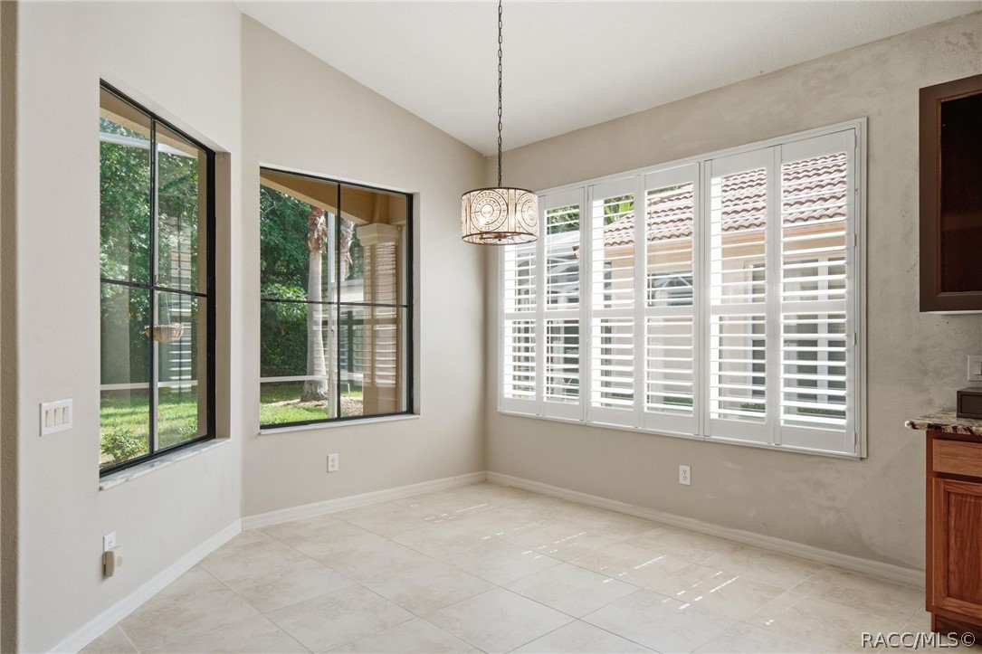 653 West Doerr Path Hernando, FL 34442 - Photo 8 of 58