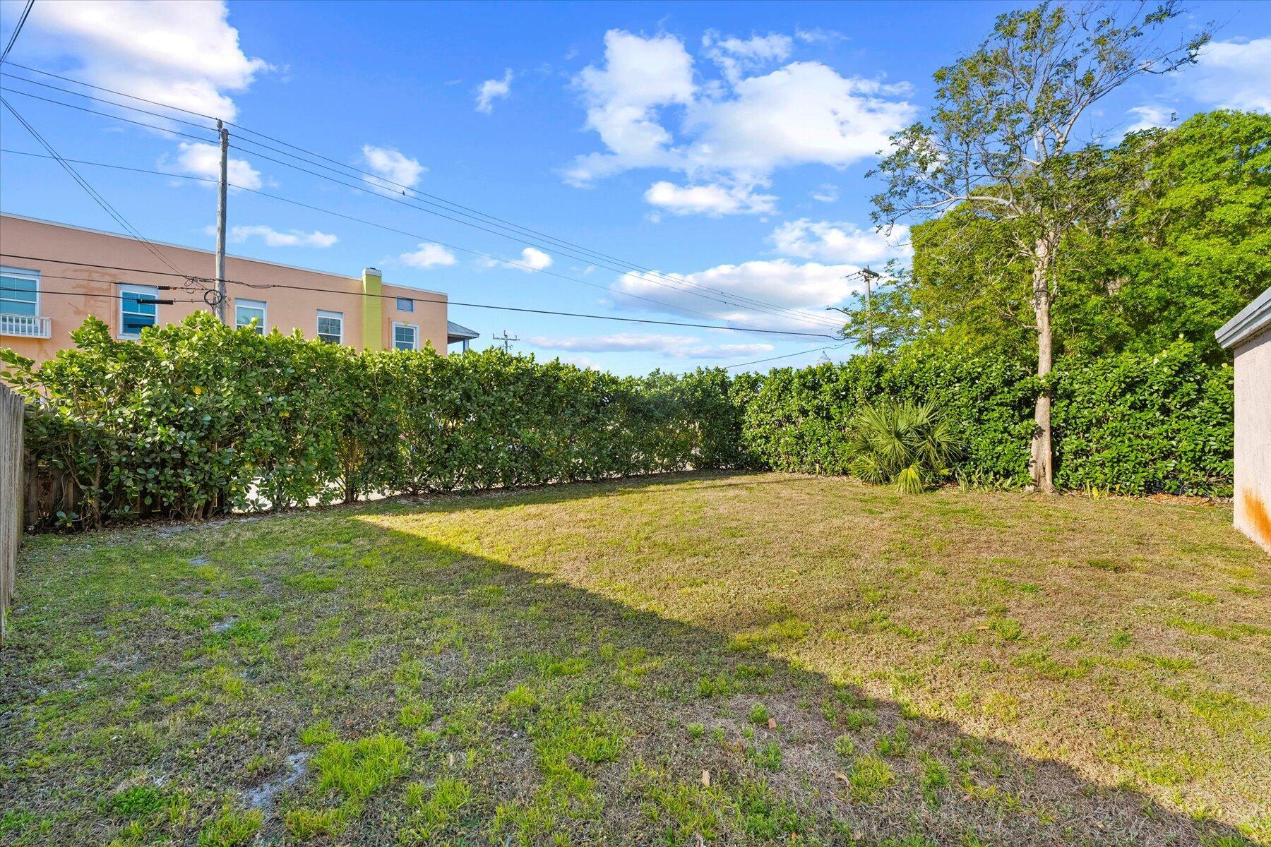 101 South Colorado Avenue Stuart, FL 34994 - Photo 15 of 17 a view of outdoor space and yard