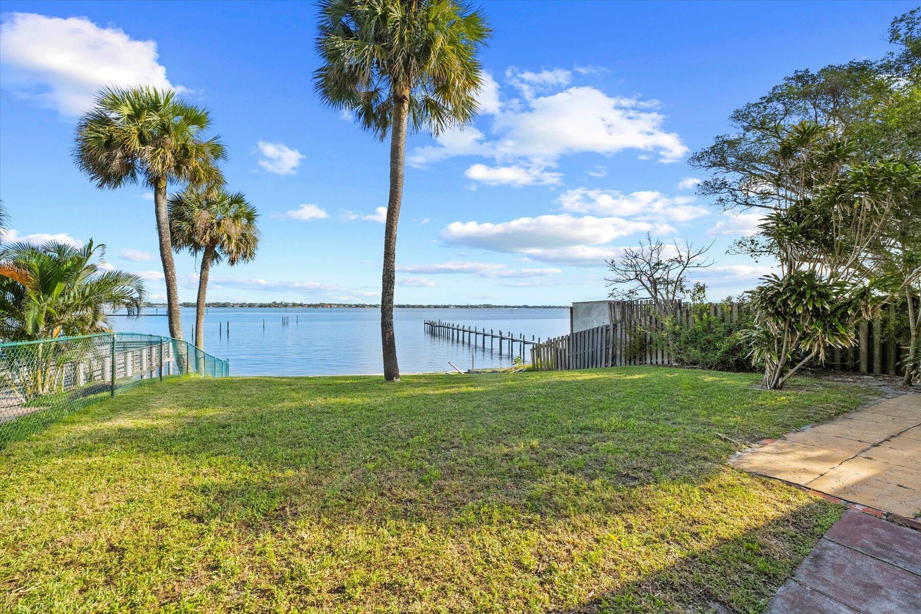 101 South Colorado Avenue Stuart, FL 34994 - Photo 17 of 17 a view of a garden with a house
