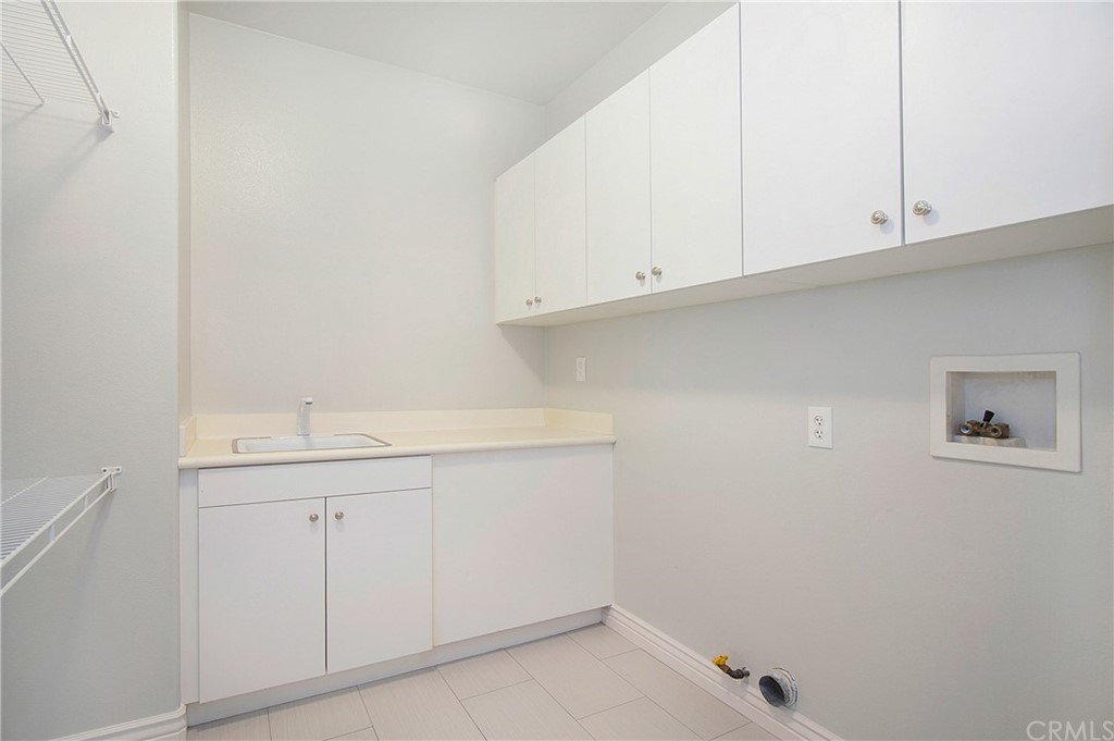 35 Winslow Street Ladera Ranch, CA 92694 - Photo 16 of 56 Upstairs laundry room