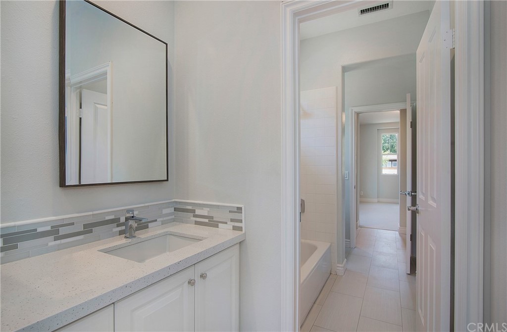 35 Winslow Street Ladera Ranch, CA 92694 - Photo 31 of 56 Upstairs Jack n Jill Bathroom