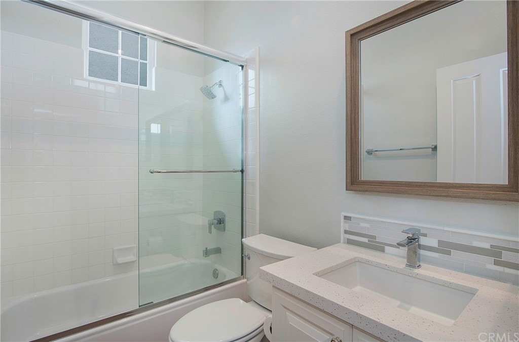 35 Winslow Street Ladera Ranch, CA 92694 - Photo 8 of 56 Downstairs ensuite bathroom