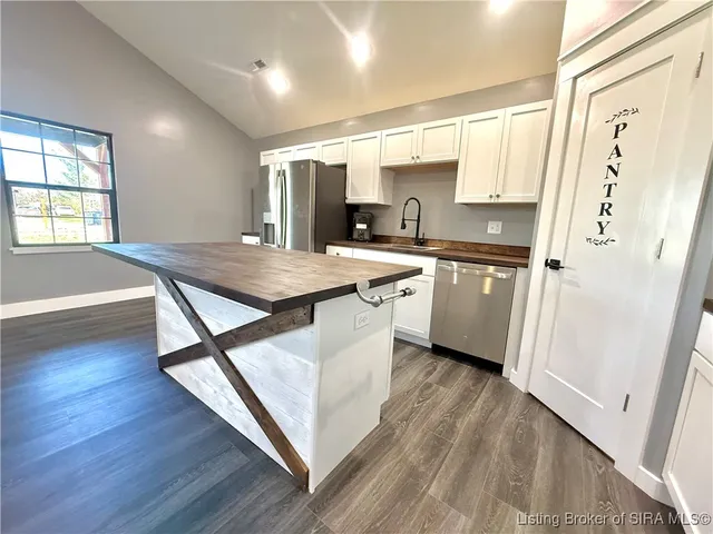 $341,900 | 810 Castetter Road, Henryville, IN 47126