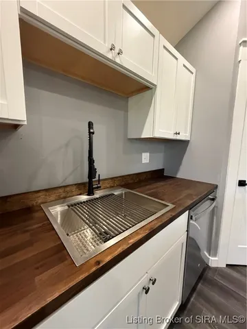 $341,900 | 810 Castetter Road, Henryville, IN 47126