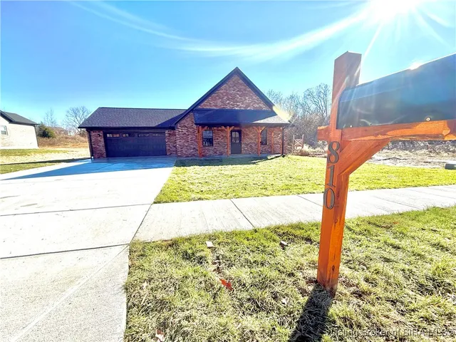 $341,900 | 810 Castetter Road, Henryville, IN 47126