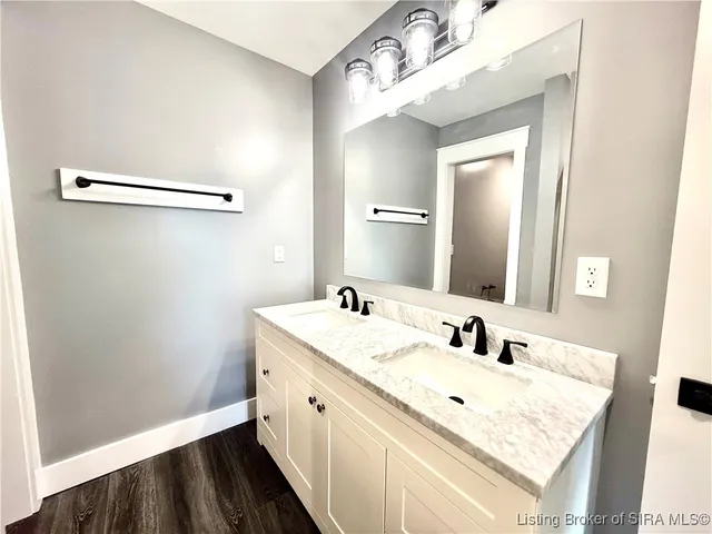 $341,900 | 810 Castetter Road, Henryville, IN 47126