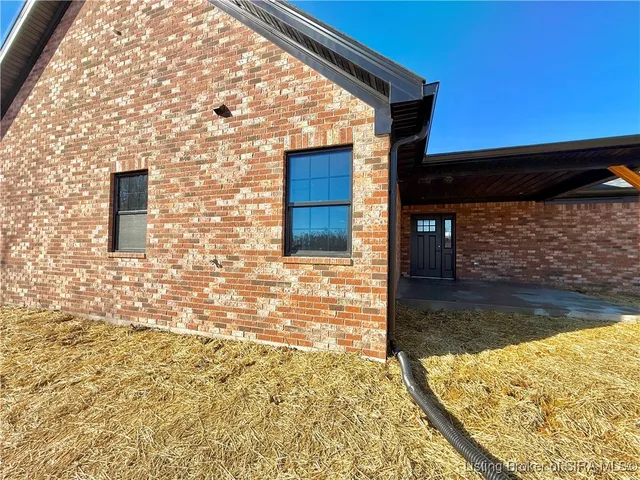 $341,900 | 810 Castetter Road, Henryville, IN 47126