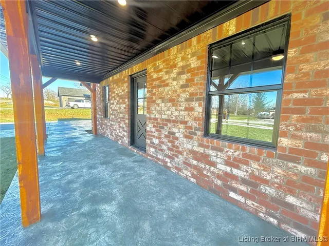 $341,900 | 810 Castetter Road, Henryville, IN 47126