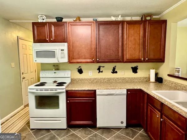 $235,000 | 41 Pine Ln Drive, Athens, GA 30601