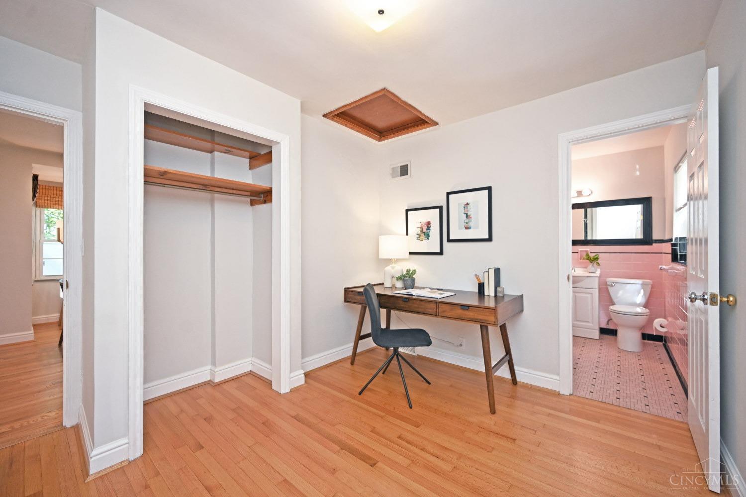 7083 Paddison Road Cincinnati, OH 45230 - Photo 37 of 78 11 x 10 1st floor bedroom