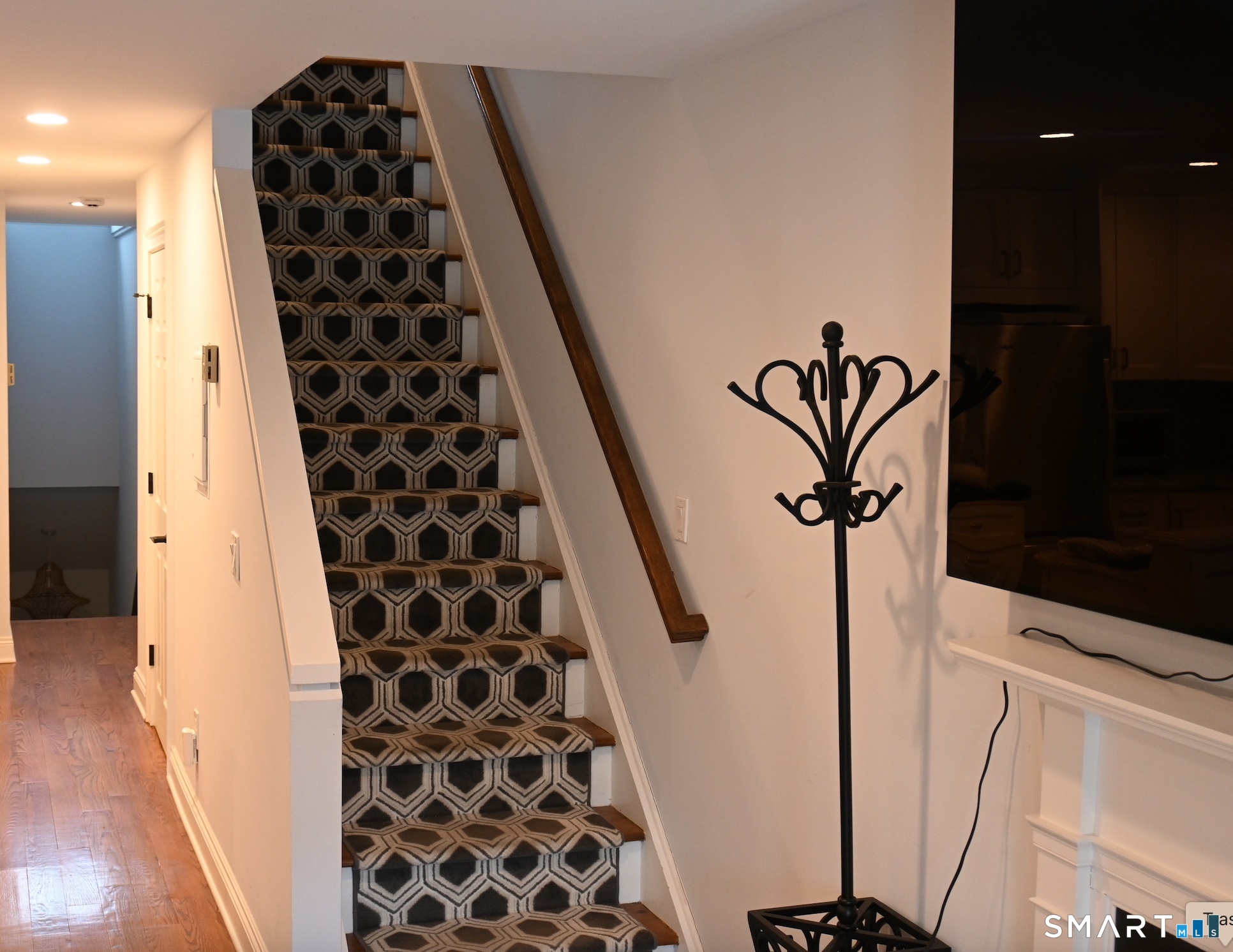 9 River Road, Unit 418 Greenwich, CT 06807 - Photo 17 of 38 a view of a hallway