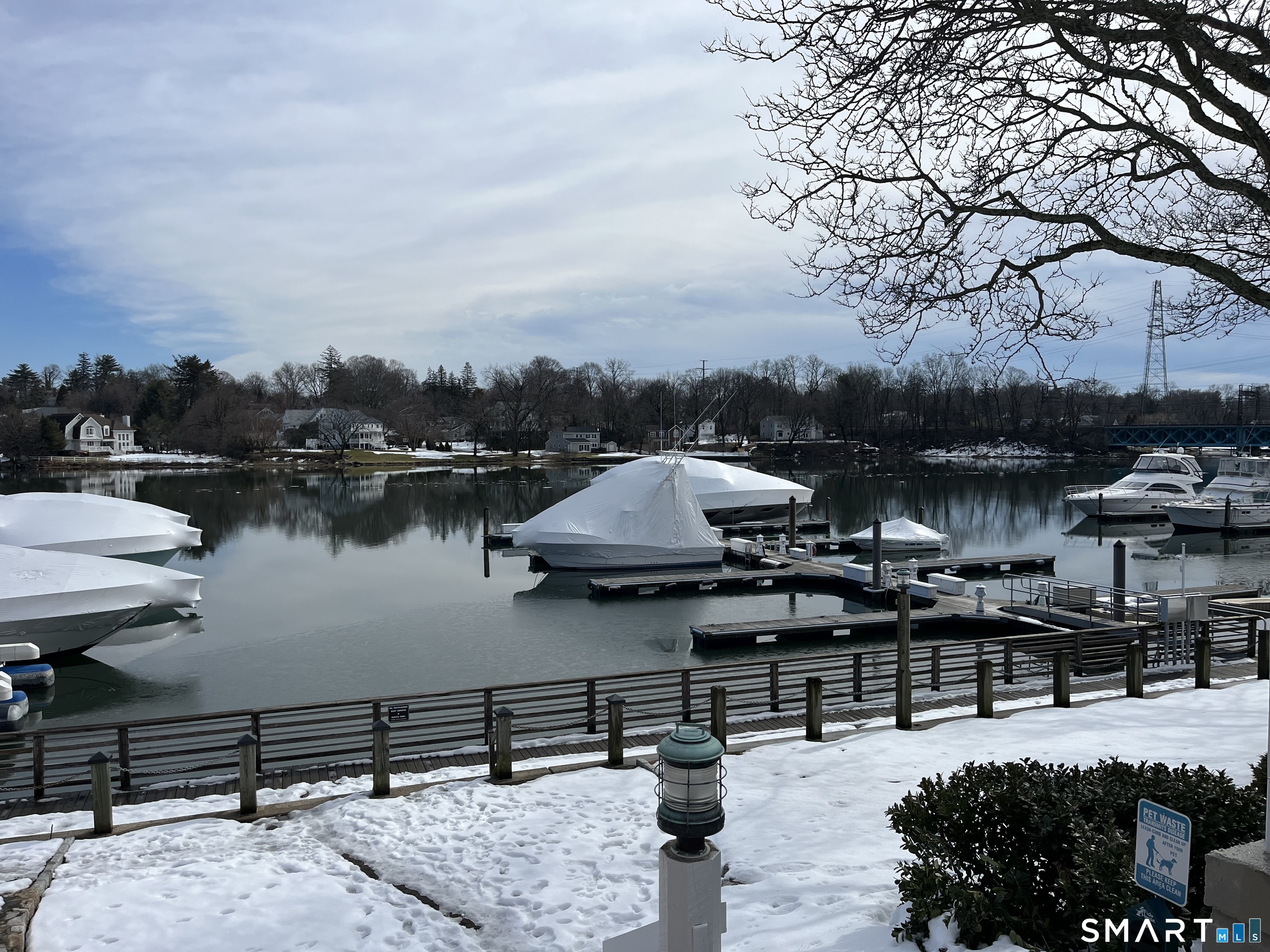 9 River Road, Unit 418 Greenwich, CT 06807 - Photo 33 of 38 a terrace of a house with outdoor seating