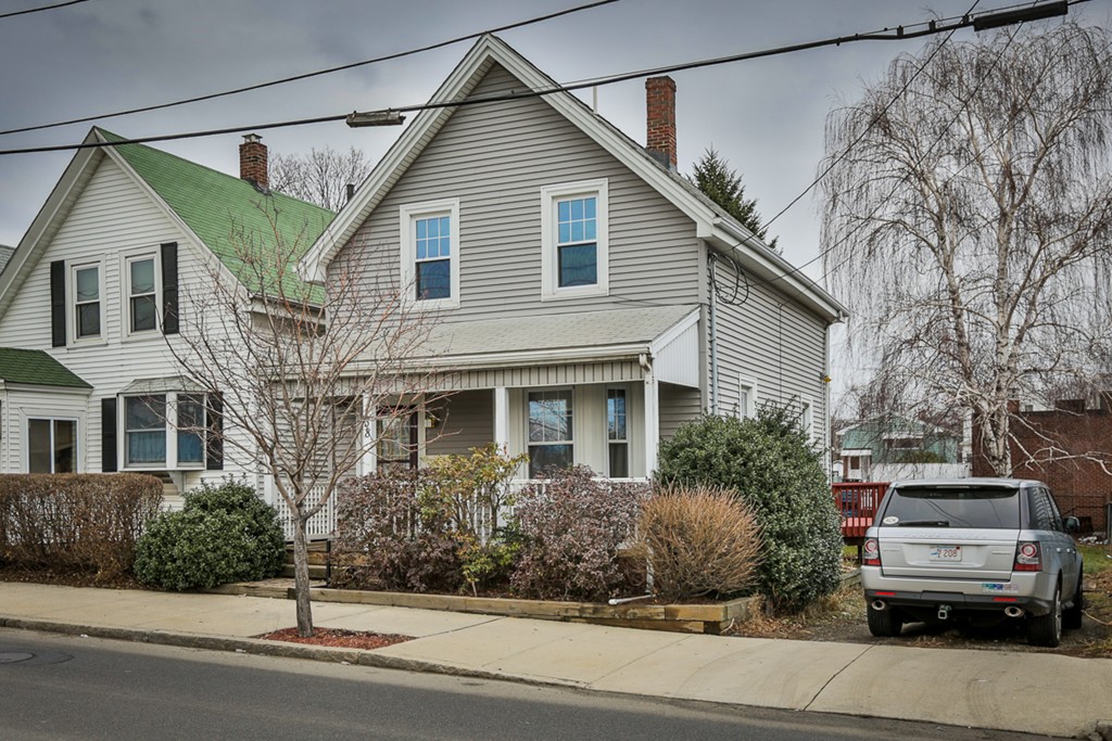 38 Spring Street Everett, MA 02149 - Photo 3 of 29 Gallery Image 3