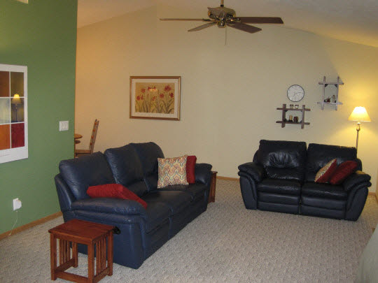 1580 South Meridian Road Rockford, IL 61102 - Photo 4 of 11 a living room with furniture