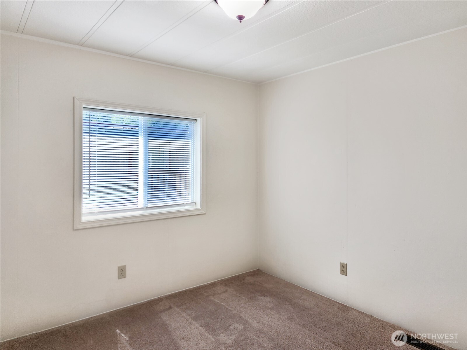 176 Nix Lane Centralia, WA 98531 - Photo 21 of 25 a view of an empty room with a window