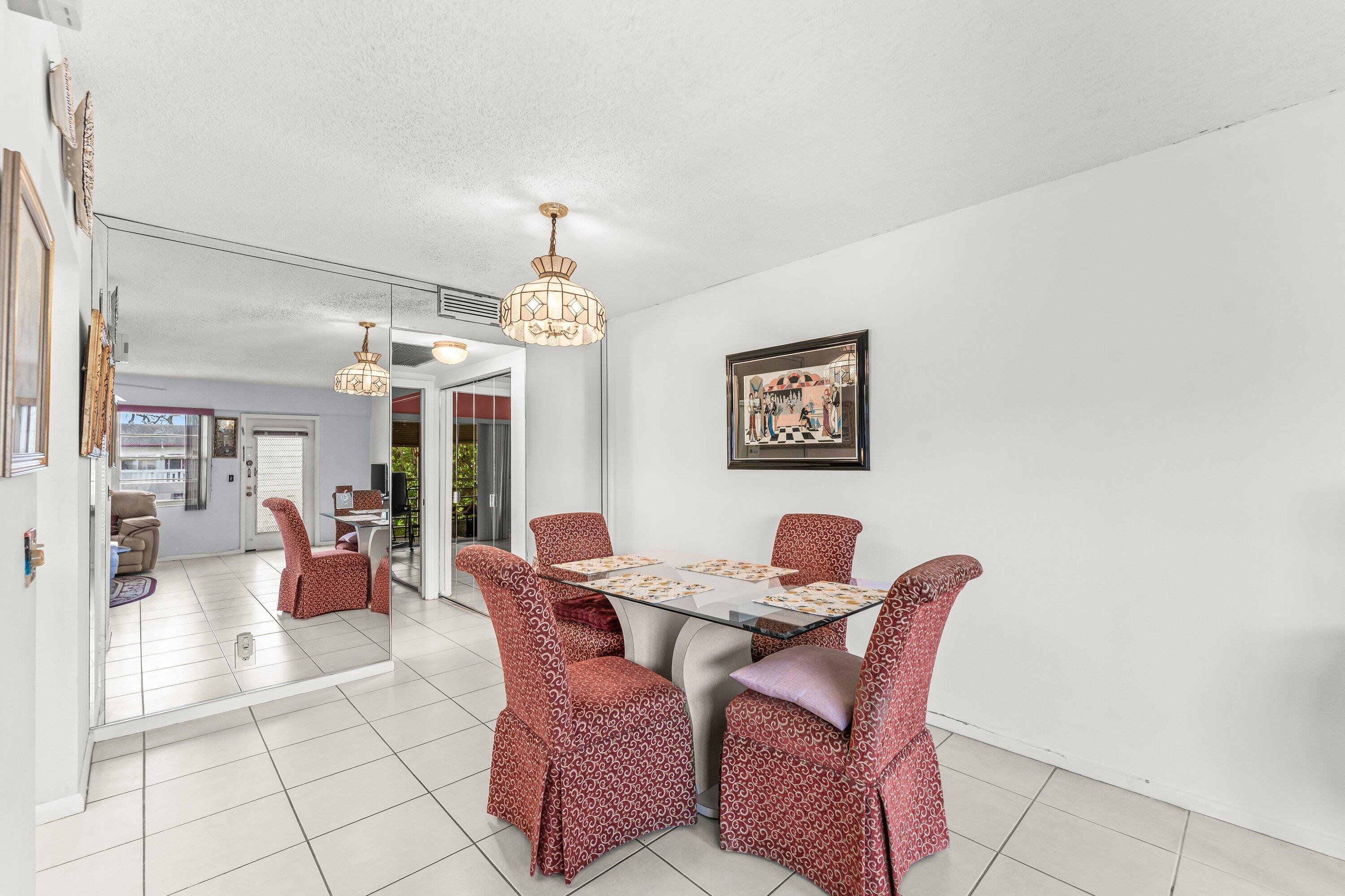 629 Fanshaw O Boca Raton, FL 33434 - Photo 3 of 24 007-629FanshawO-BocaRaton-FL-33434-SMALL