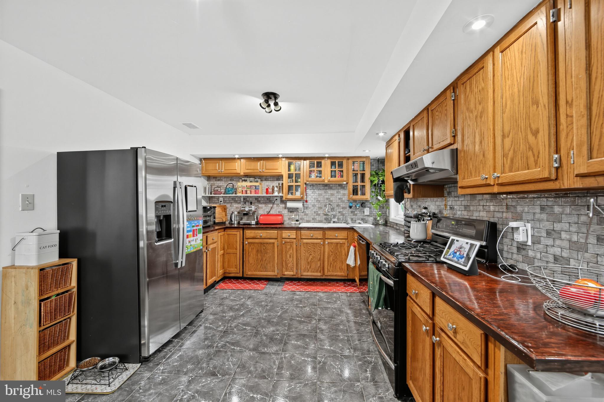42 Langoma Road Elverson, PA 19520 - Photo 12 of 44 Full Kitchen