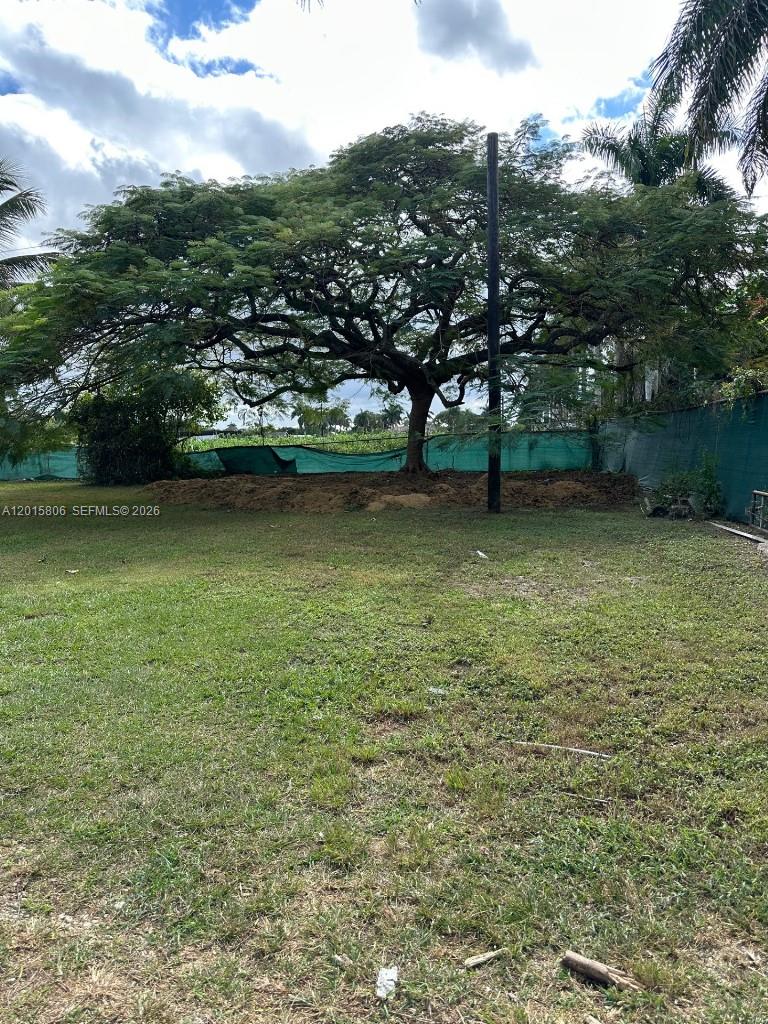 19191 Southwest 232nd Street Miami, FL 33170 - Photo 4 of 10