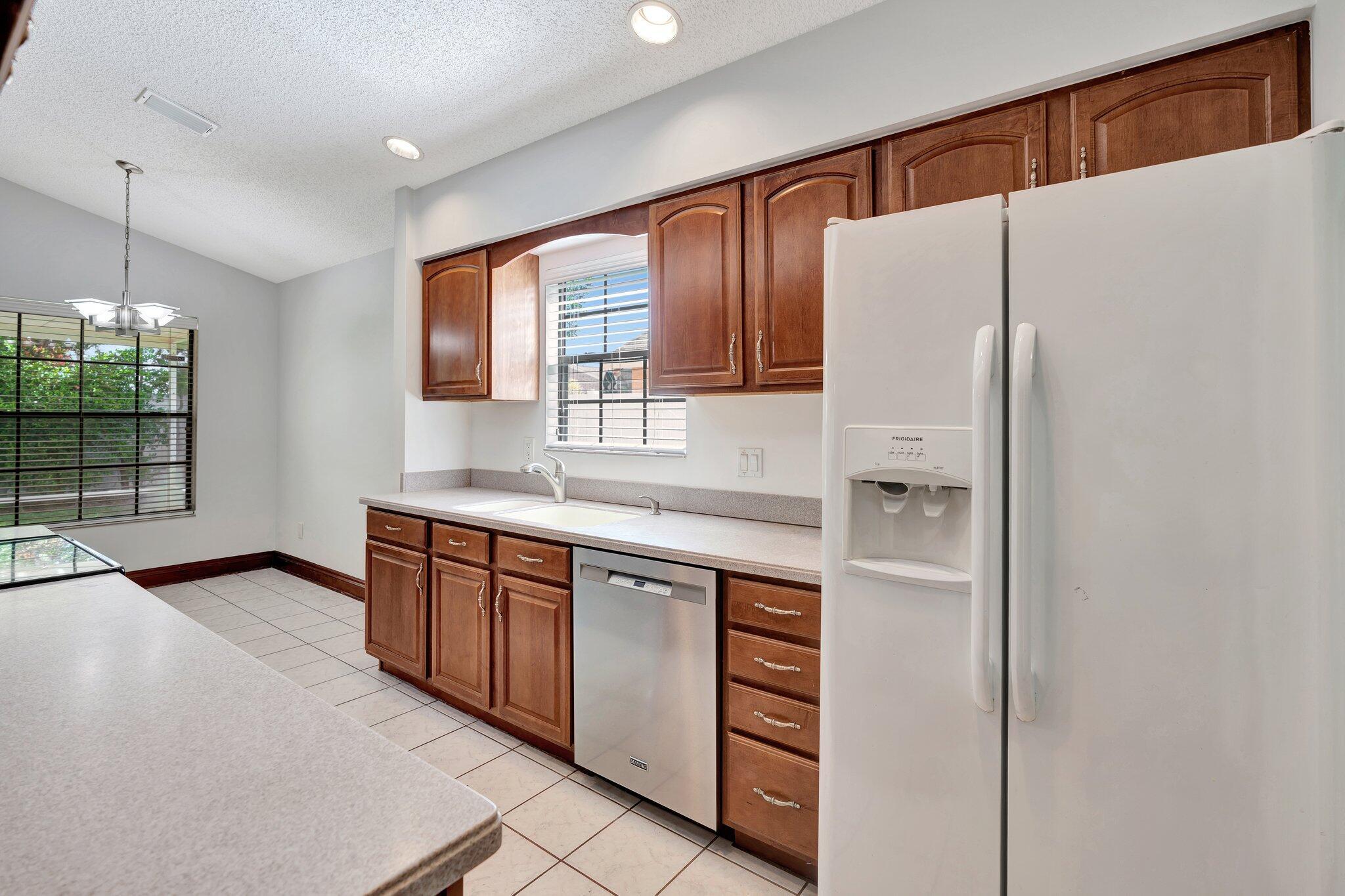 6149 Foster Street Jupiter, FL 33458 - Photo 6 of 25 KITCHEN