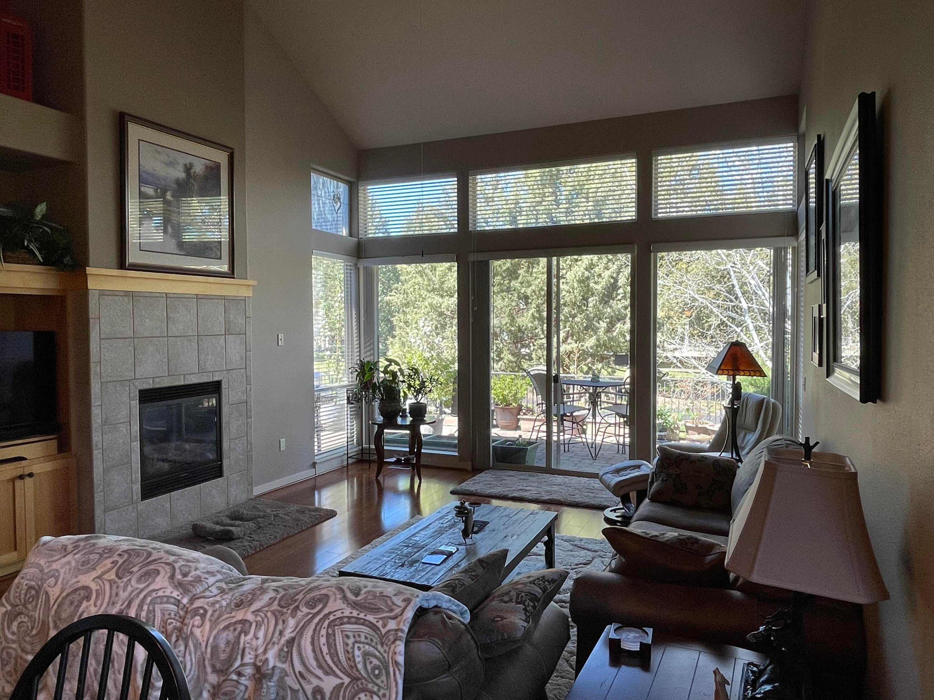 1286 Highland View Loop Redmond, OR 97756 - Photo 8 of 36 Dining to FP