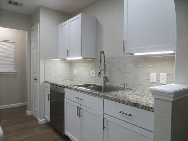 $1,895 | 11921 Tobler Trail, Austin, TX 78753