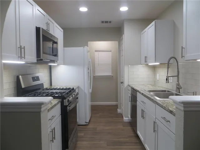 $1,895 | 11921 Tobler Trail, Austin, TX 78753