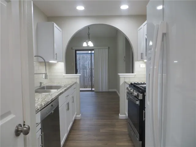 $1,895 | 11921 Tobler Trail, Austin, TX 78753