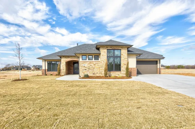 $600,000 | 3845 North Brush Creek, Maize, KS 67101