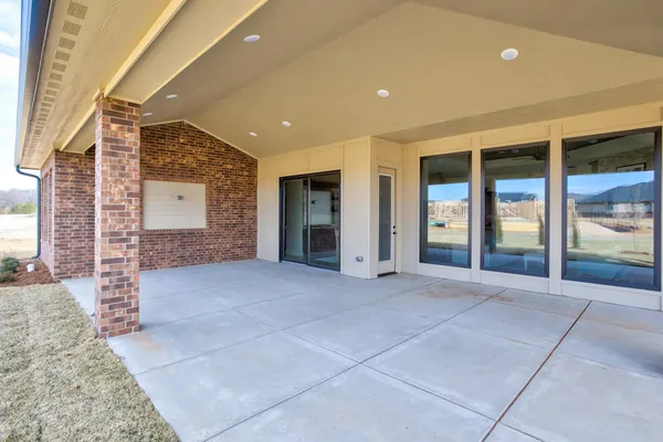 $600,000 | 3845 North Brush Creek, Maize, KS 67101