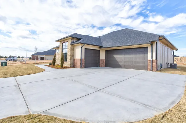$600,000 | 3845 North Brush Creek, Maize, KS 67101