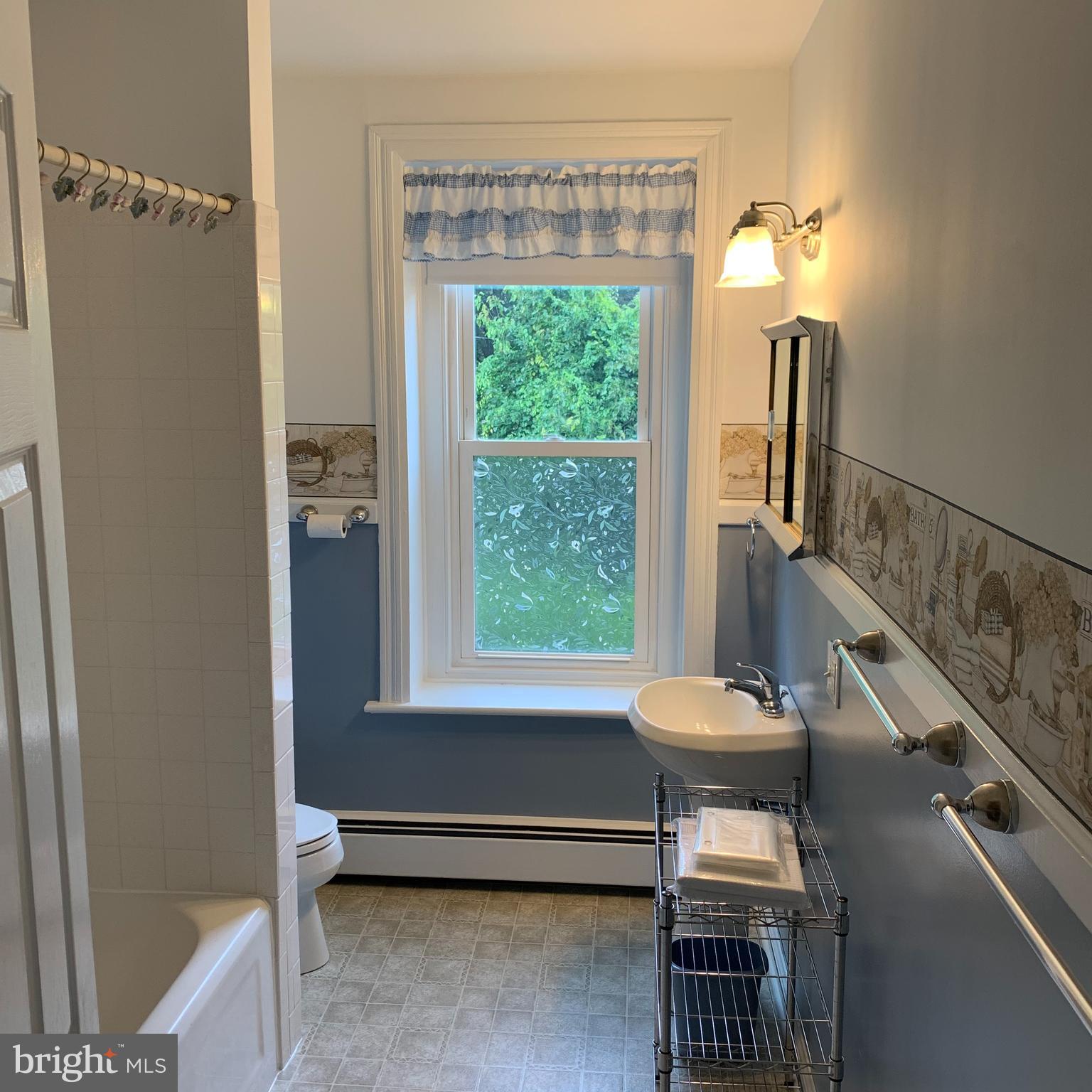 1082 East Sandy Ridge Road Doylestown, PA 18901 - Photo 4 of 7