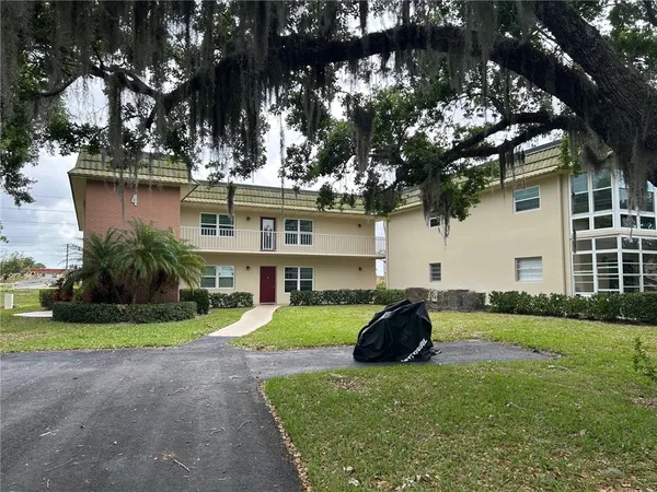 $1,600 | 4 Vista Gdns Trail, Unit 207, Vero Beach, FL 32962