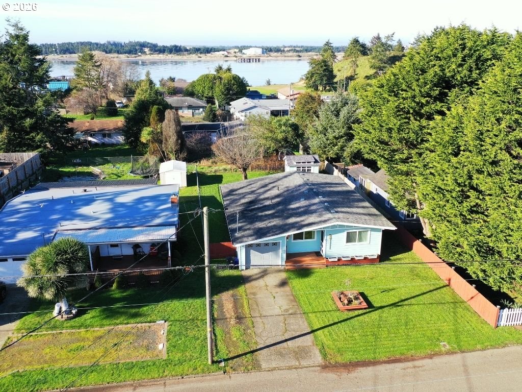 370 North Wall Street Coos Bay, OR 97420 - Photo 3 of 36 a aerial view of a house with a yard