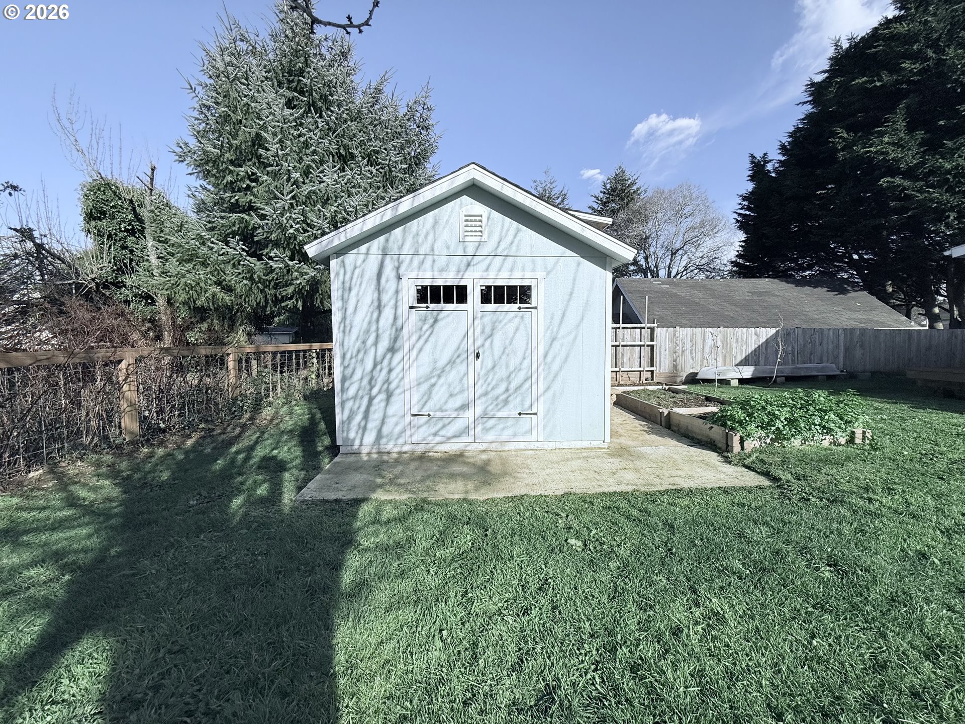 370 North Wall Street Coos Bay, OR 97420 - Photo 32 of 36 a view of backyard of house