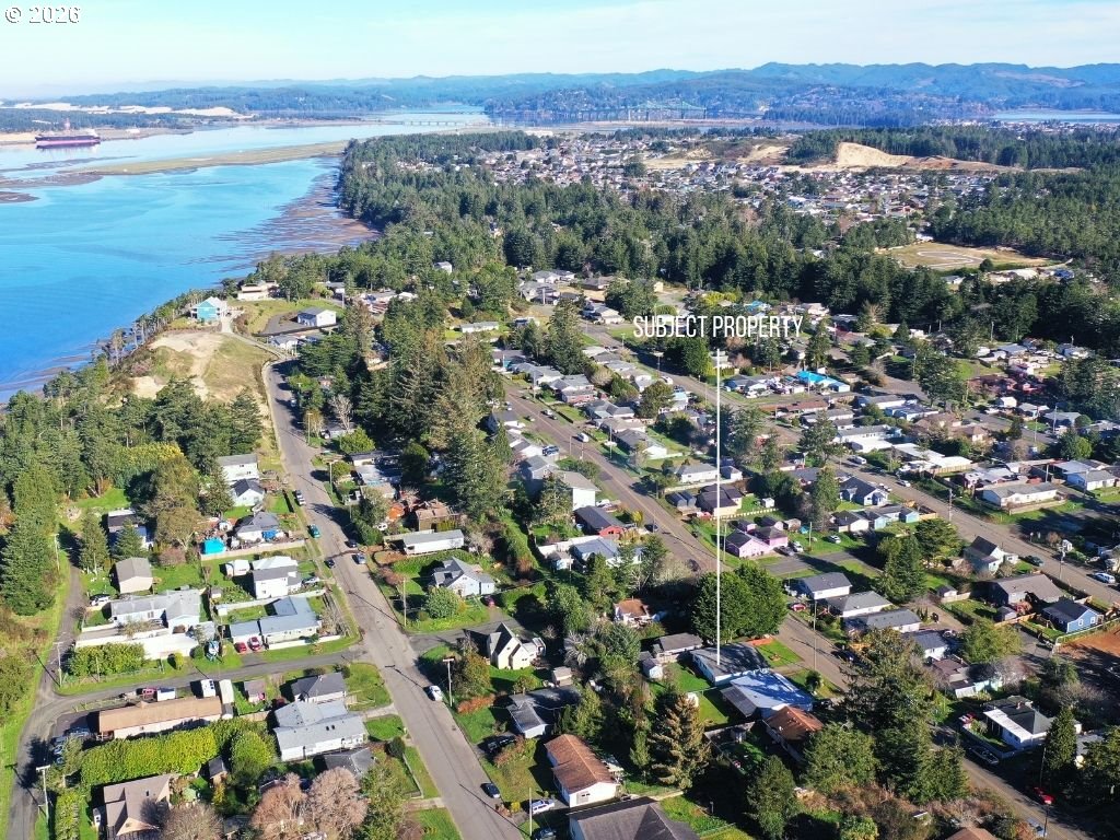 370 North Wall Street Coos Bay, OR 97420 - Photo 6 of 36 a view of lake and mountain