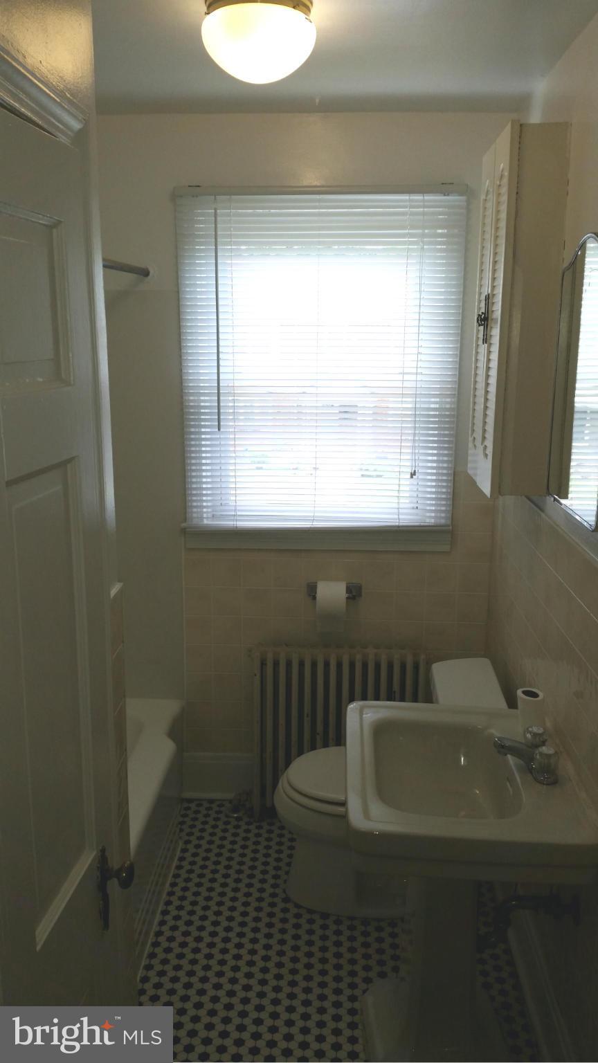 940 Elm Ridge Avenue Baltimore, MD 21229 - Photo 6 of 21 Unit 2 Bathroom