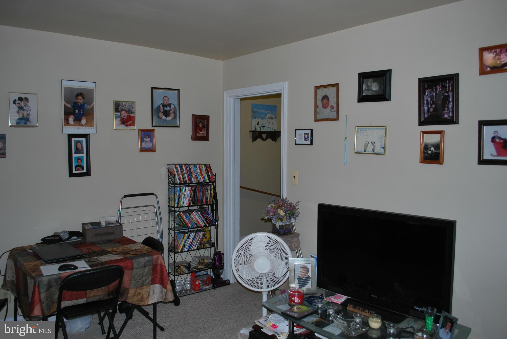 940 Elm Ridge Avenue Baltimore, MD 21229 - Photo 9 of 21 Unit 2 Living Room
